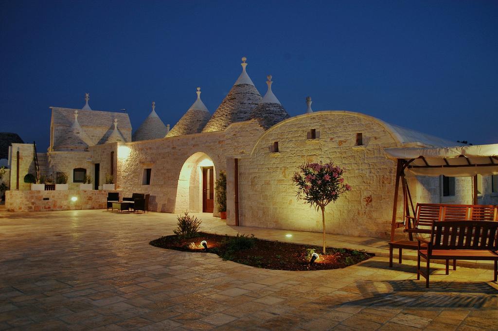 Trulli Isago Bed & Breakfast Locorotondo Exterior photo